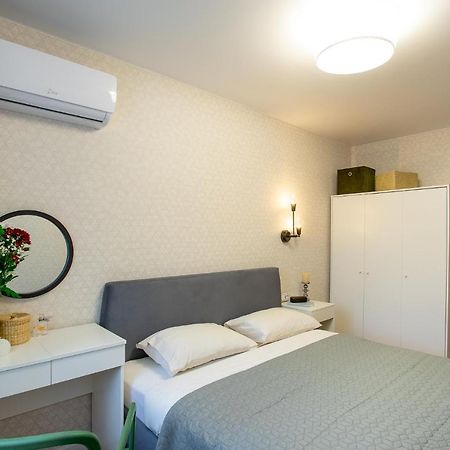 Luxury Apartment With 2 Bedrooms In The City Center Mîkolaiiv Exterior foto