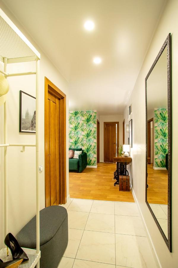 Luxury Apartment With 2 Bedrooms In The City Center Mîkolaiiv Exterior foto